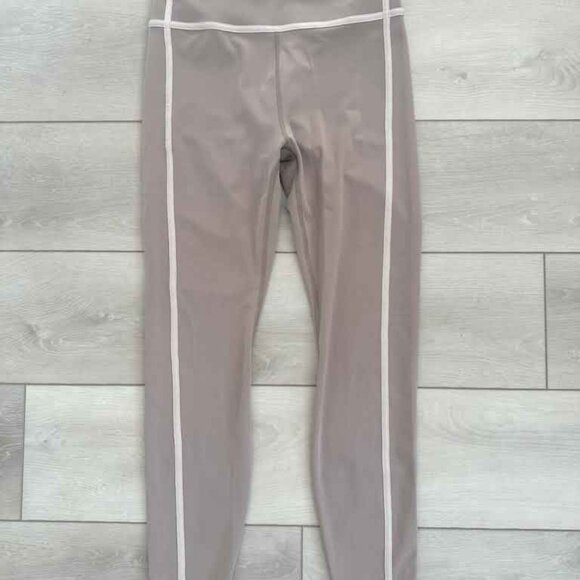 Genuine Vuori Piper BreatheInterlock™ Leggings in Graphite Women’s Size small - Picture 5 of 6